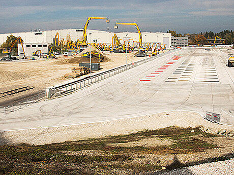 Liebherr-International: Liebherr vor weiterem Rekordjahr - »Die ›Baustelle der Zukunft‹ ist digital« 