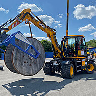 Von Asphaltfräsen bis Zuschütten: Baumaschinen für den Kabelbau