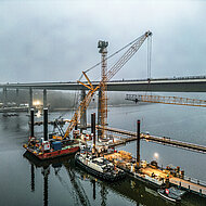 Deutschlands zweitlängste Straßenbrücke wird mit 18 Liebherr-Kranen neu gebaut