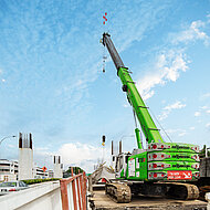 Anspruchsvoller Brückenbau in Singapur: Bau des Tampines-Viadukts über bestehende Straße