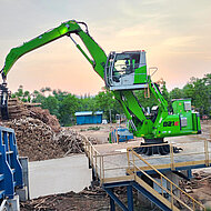 Holzverladung in der Papierproduktion: Elektromaschinen von Vorteil