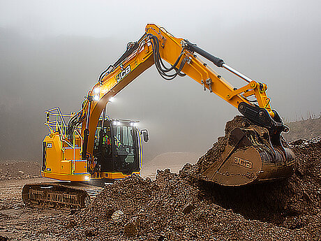Der Nebel hat sich gelichtet: JCB präsentiert Neuheiten in Staffordshire