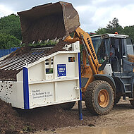 Premiere für leistungsstarke Boden-Siebanlage