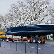 Tadano AC 45 City Krane mit Allison-Vollautomatik heben Luxusyachten 