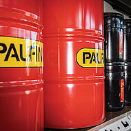 Weltpremiere für neuen Mitnahmestapler mit Mittelsitz 