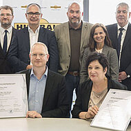 Humbaur schließt Schulpartnerschaften