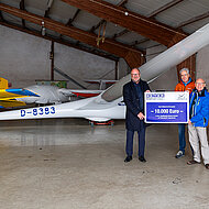 Beyer-Mietservice KG unterstützt Nachwuchsförderung eines örtlichen Sportvereins 