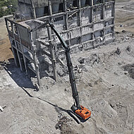 Abbruch-Power: Hitachi zeigt breite Maschinenpalette auf