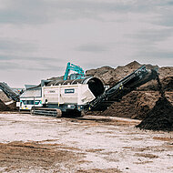 Raupenmobile Trommelsiebanlage konzipiert 