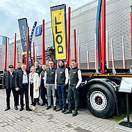 Weltpremiere für DOLLs neuen Sattelauflieger 
