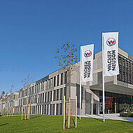 Positiver Geschäftsverlauf im ersten  Halbjahr 2012 – Veränderung im Vorstand