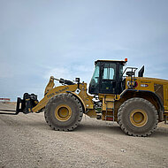 DBS Schmitt setzt auf Cat Radlader 966 GC 