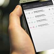 Maschinen, Pumpen und Werkzeuge weltweit orten und überwachen