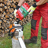 Umweltschonende Sonderkraftstoffe und Schmierstoffe vorstellen