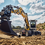 Mit Mobilbagger, Teleskoplader und Stampfer nach Paris