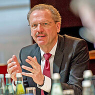 Mercedes-Benz Vans verbucht Rekordjahr 2014 und stellt Weichen für künftiges Wachstum