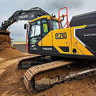 Mittelgroßer E-Bagger geht in Deutschland an den Start