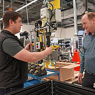 Technische Prüfung: Liebherr-Components ist mit Beutlhauser Safe Work auf der sicheren Seite 