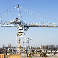 Manitowoc: Nach Kundenspezifikationen gebaute Potain-Turmdrehkrane unterstützen Logistik im Stahllager