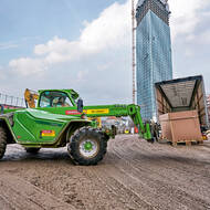 Neues Berliner Wahrzeichen: Zeppelin Rental unterstützt beim Bau