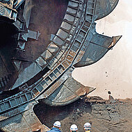 Servicenetzausbau auf vier Kontinenten