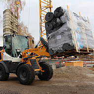 Kellhuber investiert über Beutlhauser in mehrteiliges Kran- und Radladerpaket 