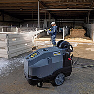 Heißwasser-Hochdruck: Reinigungs- und Pflegelösungen 